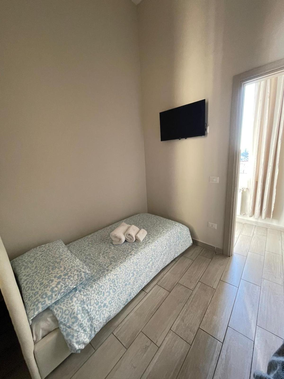 Malu Naples